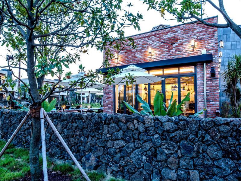 Arts Spa&Poolvilla Jeju Exteriör bild